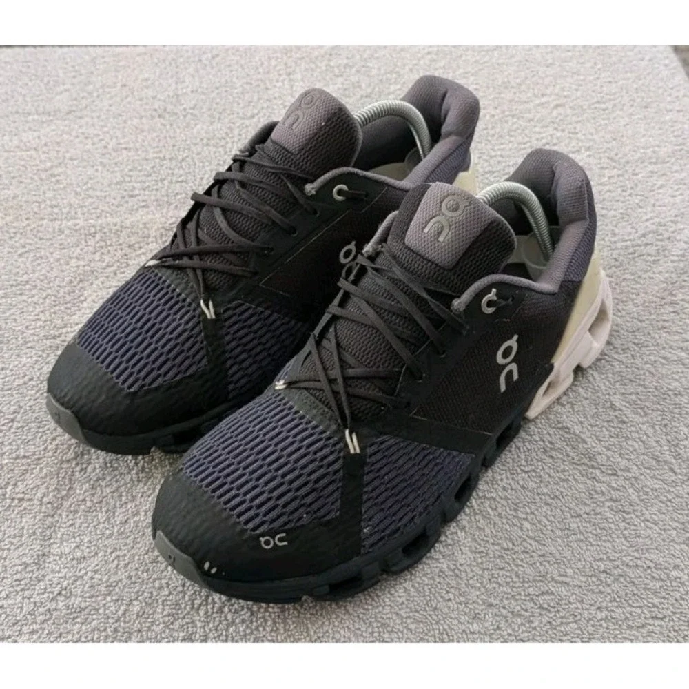 On Cloudflyer 4 Black White Athletic Running Walking Shoes Sneakers Men Size 9.5